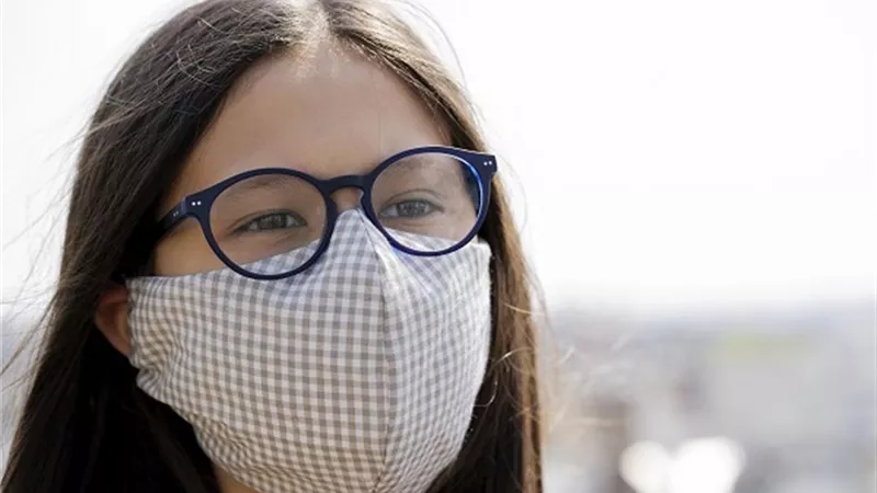 خبيرة: النظارات تقلل 3 أضعاف من خطر الإصابة بفيروس كورونا