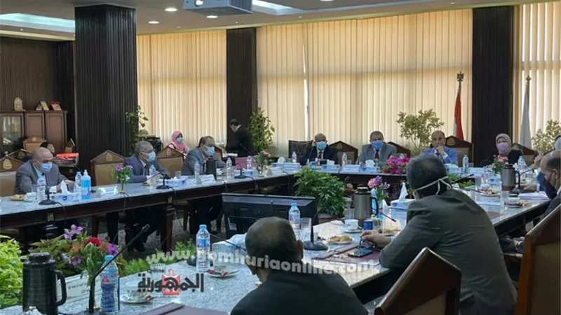 مجلس جامعة الزقازيق يقرر رفع المساهمة السنوية لعلاج أعضاء هيئة التدريس ومعاونيهم لـ 120000 جنيه