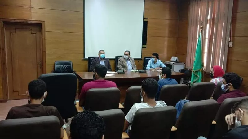نائب رئيس جامعة بنها : الامتحانات من المنهج الدراسي وما تم شرحه في المحاضرات