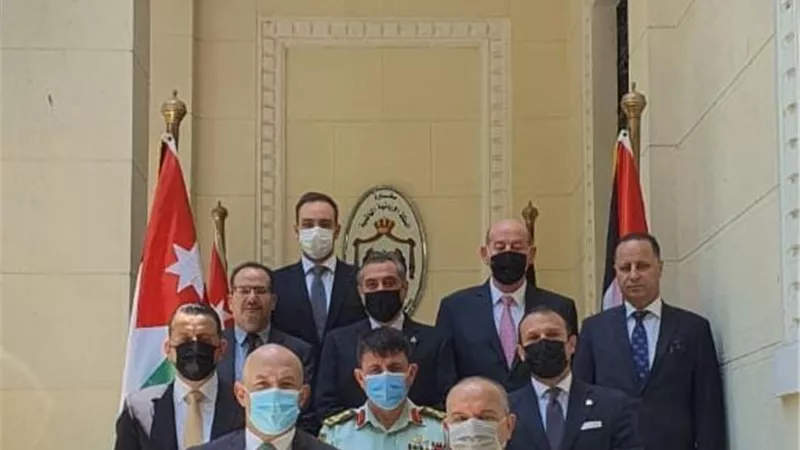 وفد الرئيس المصري ينقل تهانيه للسفارة الأردنية بالقاهرة