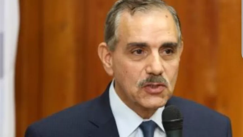 محافظ كفرالشيخ يتصل بوزير الاسكان لحل مشكلة التحويل الاجباري في الوحدات السكنية