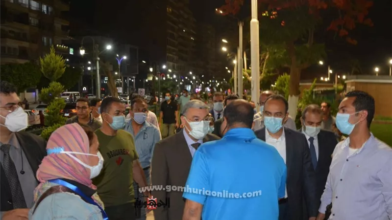 محافظ المنيا يتابع الحالة العامة عقب افتتاح كورنيش النيل أمام المواطنين