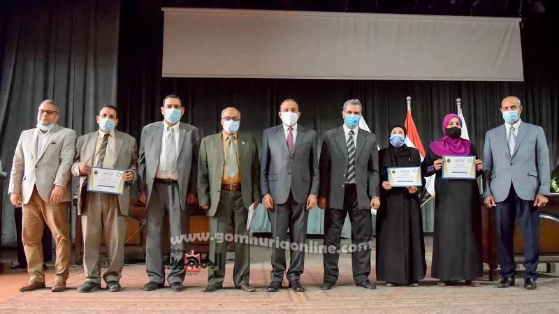 مجلس جامعة بني سويف يكرم المحالين للمعاش