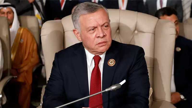 ملك الأردن يهنئ شعبه بعيد استقلال المملكة الـ75