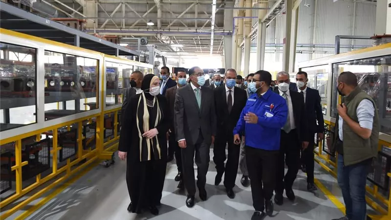 رئيس الوزراء ووزيرة الصناعة ومحافظ القليوبية يفتتحون المُجمّع الصناعي لمجموعة 