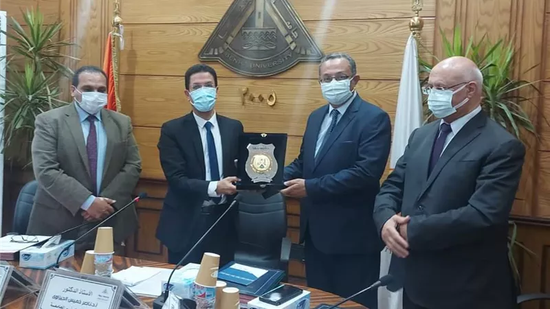 مجلس جامعة بنها يُكرم الدكتور كريم الدش