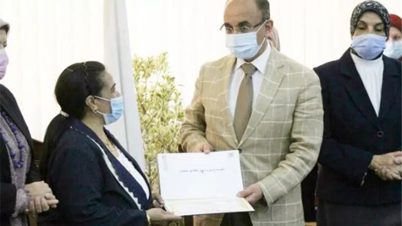 رئيس جامعة الزقازيق يكرم الأمهات المثاليات من الجهاز الإداري والخدمات المعاونة صور