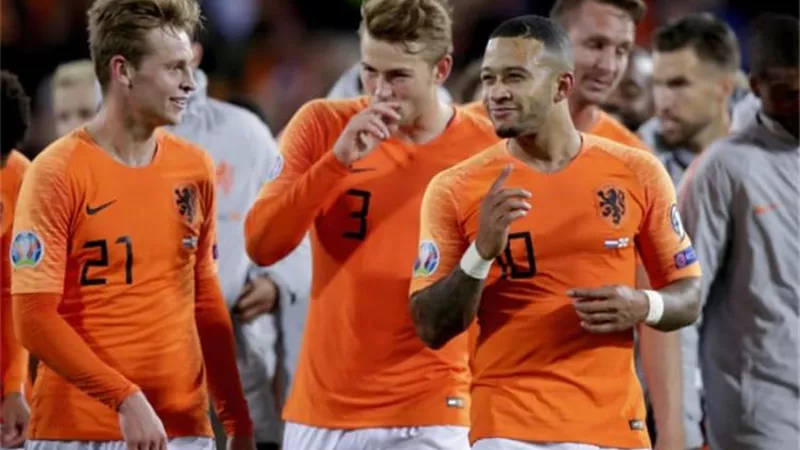 فرانك يعلن قائمة المنتخب الهولندى فى اليورو
