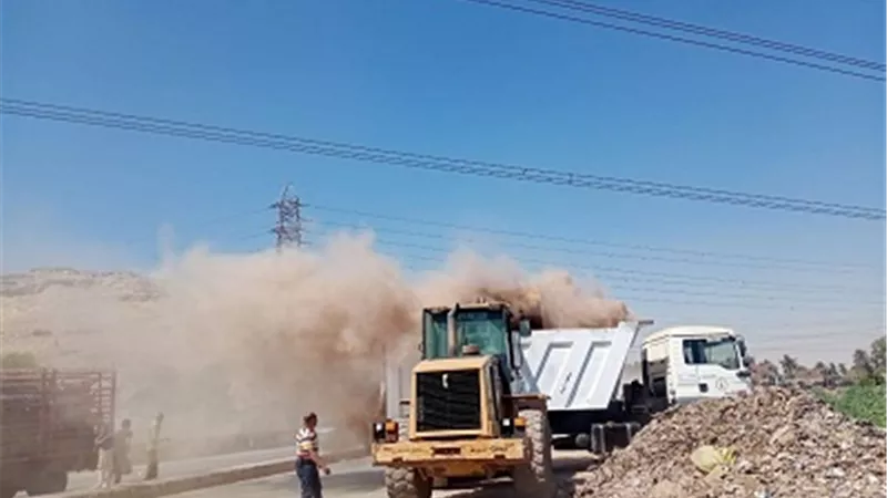محافظ أسيوط: وحدة الانقاذ السريع ترفع مخلفات مباني وقمامة بالطريق الدائري بحي غرب