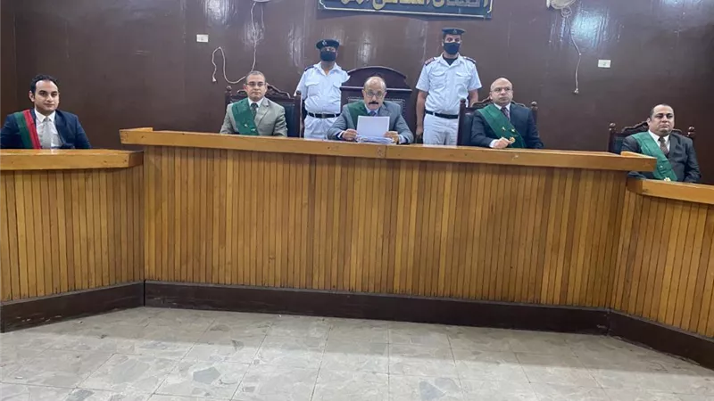 السجن المؤبد لربة منزل قتلت شقيقها بمساعدة زوجها بطريقة بشعة بقنا