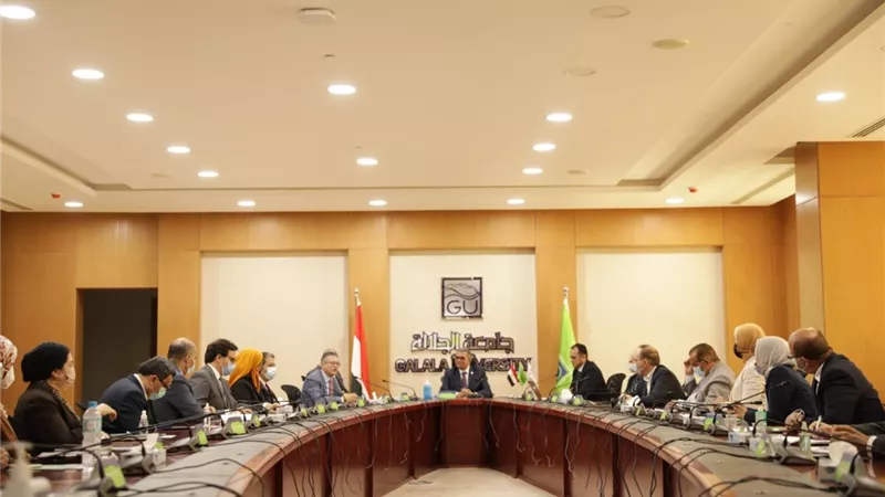 جامعة الجلالة تستقبل وفد جامعة أريزونا ستيت الأمريكية لبدء تنفيذ البرامج المشتركة بين الجامعتين
