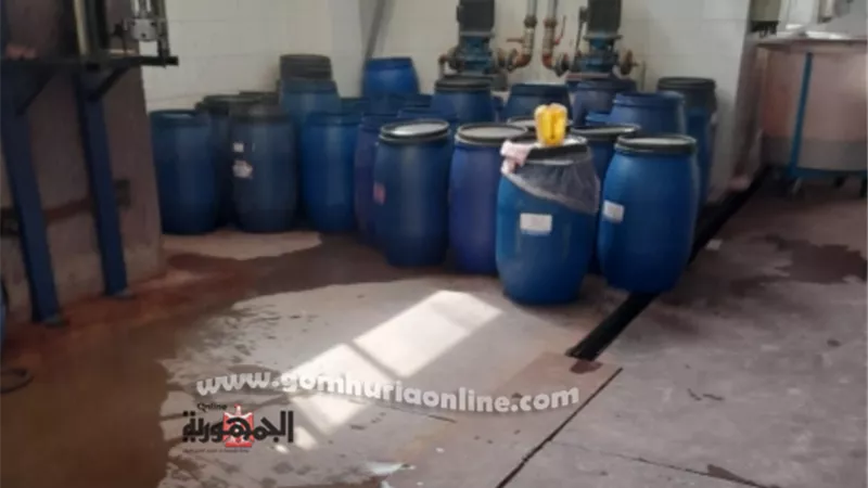ضبط ٤ اطنان زيت صناعى مجهول المصدر ومخالفات ضد جزار ومخبز ومحلات تجارية بالعاشر