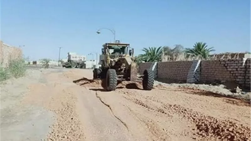 البدء في تنفيذ أعمال تمهيد طريق رمل الحدادين- الإذاعة بسيوة