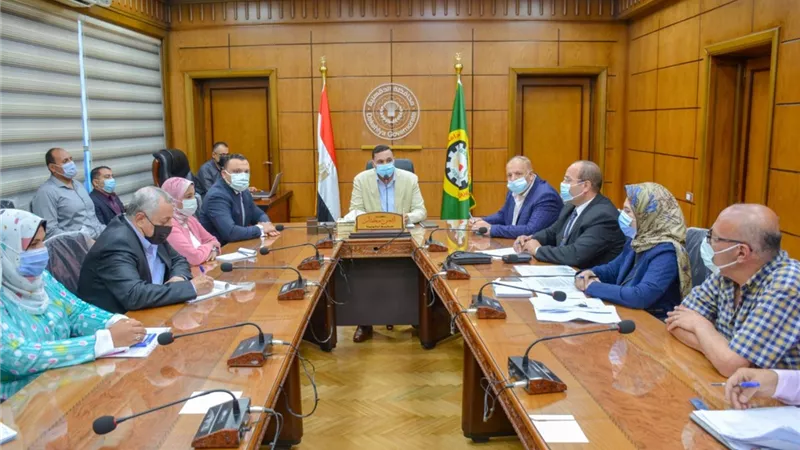 محافظ الدقهلية يتابع مراحل العمل بمبادرة حياة كريمة بشربين