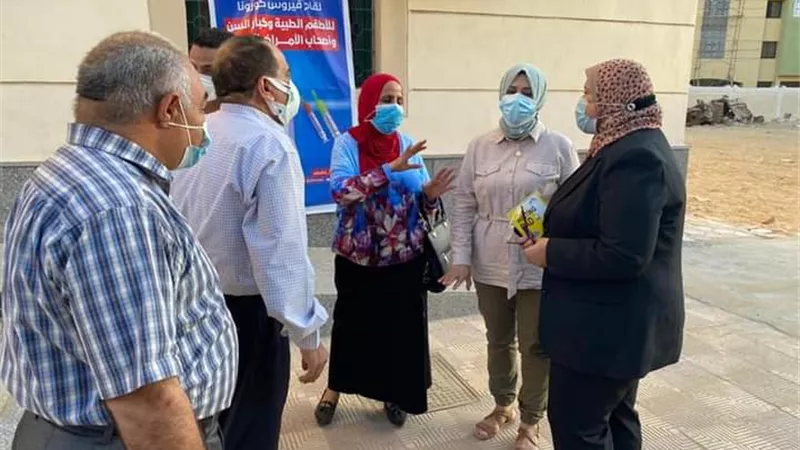 مدير إدارة التمريض بوزارة الصحة تتفقد مستشفيات العزل بقنا