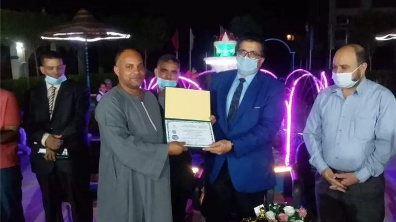 عقل يشهد حفل تكريم مدرسة سعد زغلول الابتدائية والشهيد حامد جمال