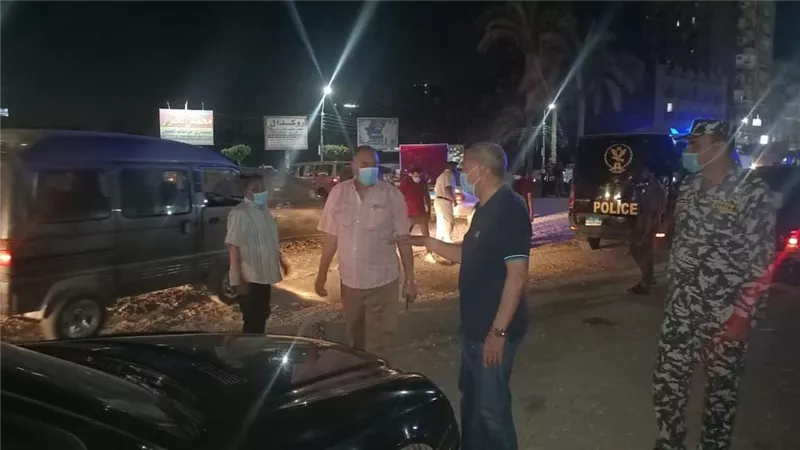 غلق معرض سيارات و3 كافيتريات.. في جولة مسائية لمحافظ القليوبية
