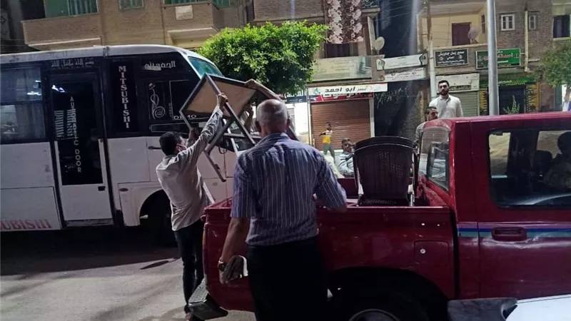 غلق وتشميع ٣ محال تجارية في حملة موسعة لتطبيق الإجراءات الاحترازية بطوخ