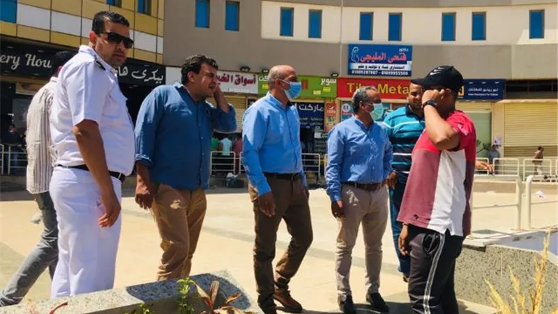 بشارة: جهاز الشروق يحرر20 محضر ويضبط 11 سيارة بالتعاون مع شرطة التعمير.. بالصور