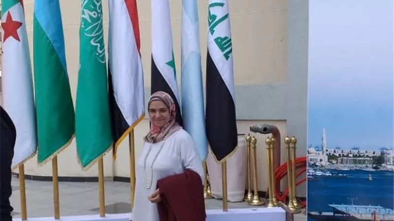 باحثة فى الجامعة المصرية الروسية تبتكر تصميمات حديثة لهوائيات الأقمار الصناعية.. بالصور