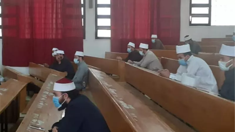 ختام دورة اللغة العربية وآدابها لتدريب الأئمة بجامعة السويس