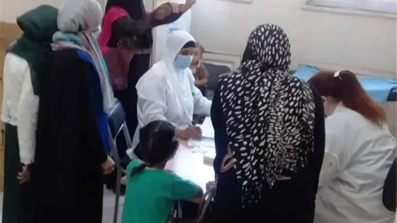 علاج ٩١٥مواطن بقافلة طبية مجانية ضمن مبادرة 