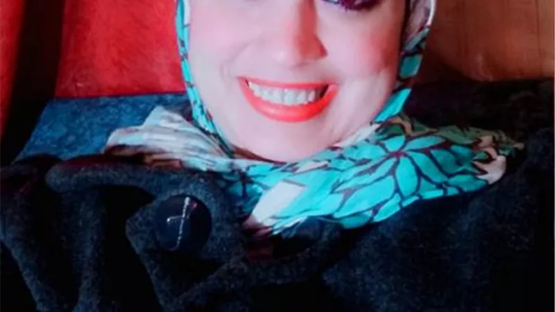تائهة في مسرح الحياة
