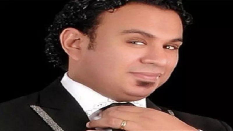 محمود الليثي: أمي سبب نجاحي وبكيت عندما ذهبنا للحج سويا .. فيديو