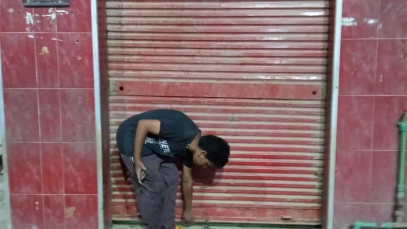 تحرير ٧ محاضر وإلتزام غالبية المحال بالزينية شمال الأقصر