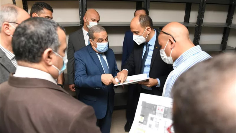 مرسى يتفقد مبنى وزارة الإنتاج الحربي في العاصمة الإدارية الجديدة