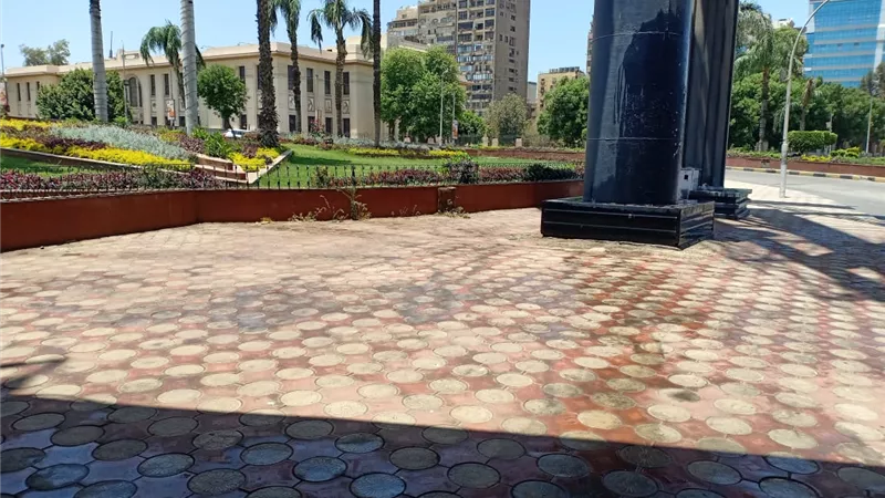 بالصور.. متابعة مستمرة لاعمال النظافة اسفل كوبري اكتوبر