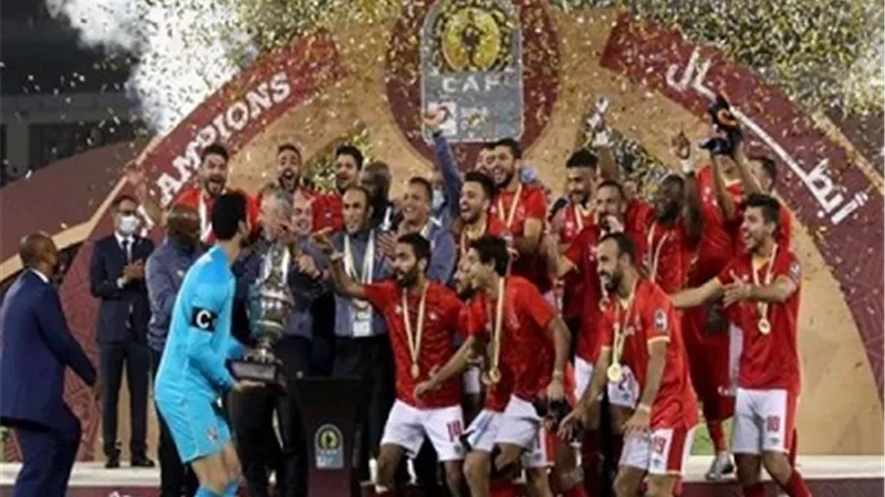 بعثة الأهلي تعود من قطر بعد التتويج بلقب السوبر الإفريقي