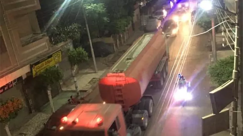 حريق بركة السبع.. انتداب المعمل الجنائي لمعرفة أسباب الاشتعال.. النيران التهمت مصانع جلود وحلويات.. فيديو