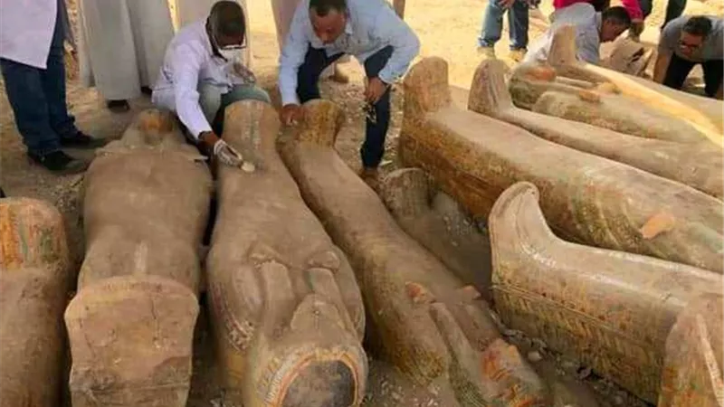 وزير السياحة والآثار يستعرض أهم تفاصيل الاكتشافات الأثرية خلال الفترة الماضية والمقبلة