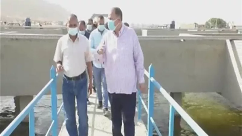 محافظ أسيوط يتفقد محطة معالجة صرف صحي المشايعة