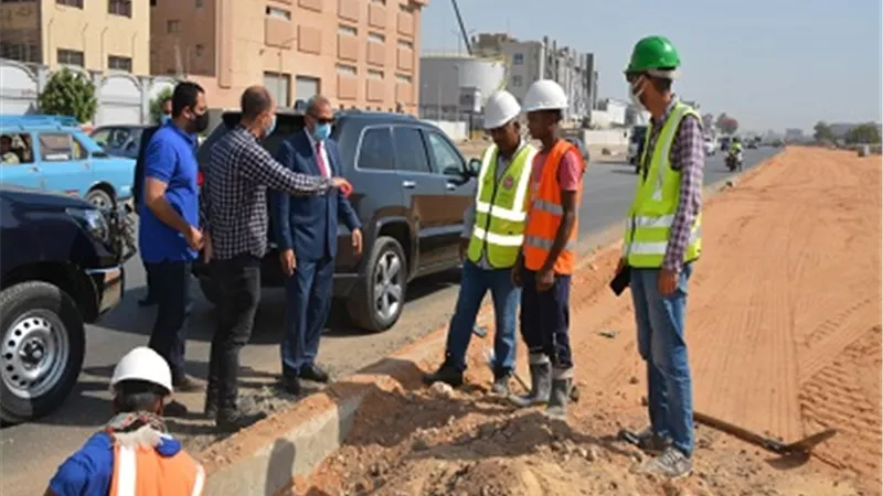 الهجان يتابع أعمال ممشى ترعة الاسماعيلية وطريق البترول بشبرا الخيمة