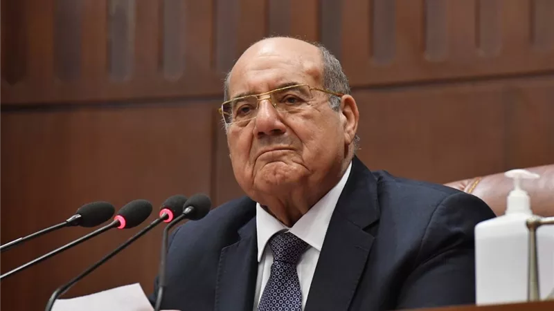 عبد الرازق يفتتح الجلسة العامة للشيوخ