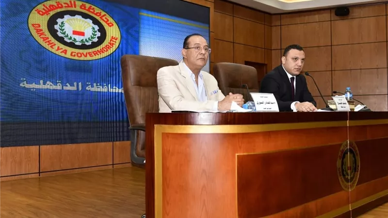 لجنه للتفتيش والمتابعه لرصد العقارات التى تم بنائها وتشكيل اللجان الفرعيه بالوحدات المحلية بالدقهليه