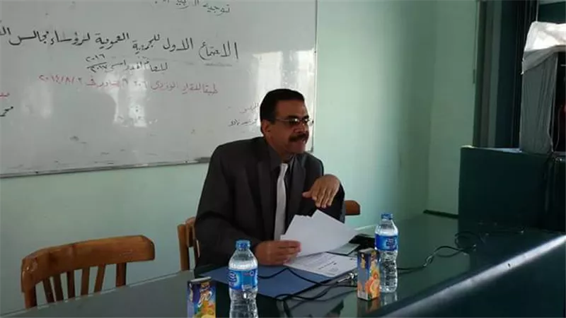 إلزام المعلمين والطلاب بارتداء الكمامات الطبية فى امتحانات اعدادية البحر الاحمر