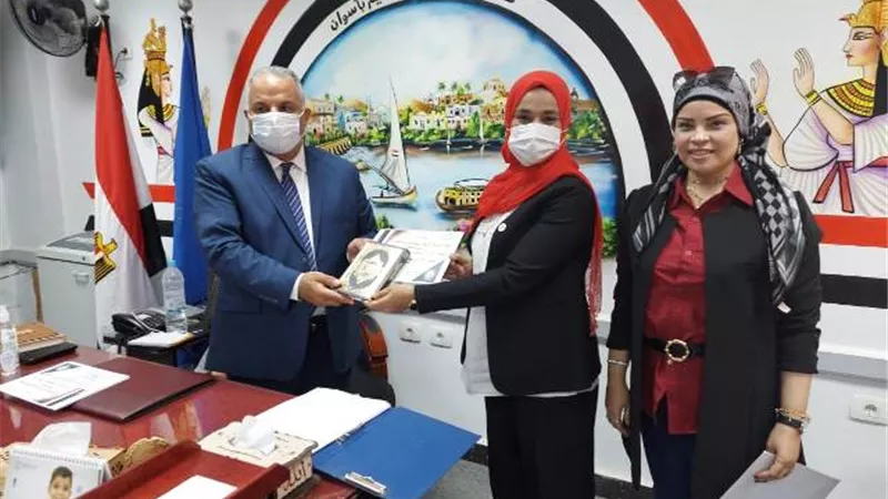 القبيصى يكرم الفائزين فى المسابقة الرمضانية الكبرى بأسوان