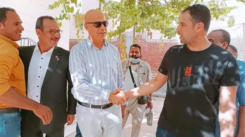 المستشار إيهاب خاطر يتسلم مهام عمله رئيساً لمدينة القرين.. بالصور