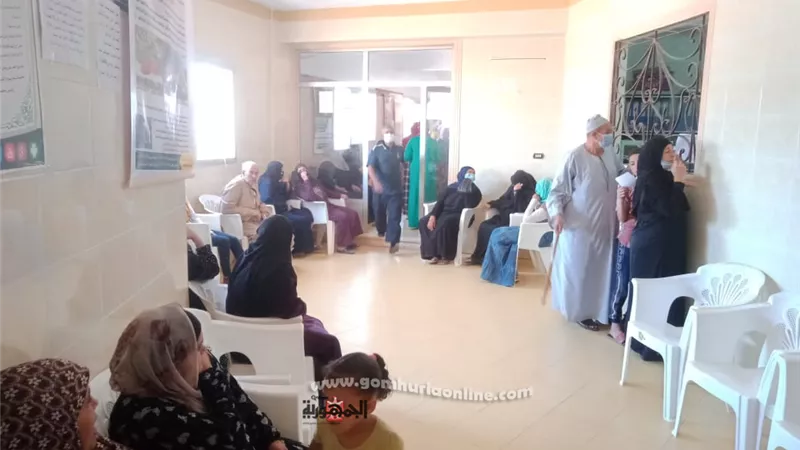 الكشف على ١٥٢٤ مريض خلال قافلة طبية بقرية سمخراط بالرحمانيه