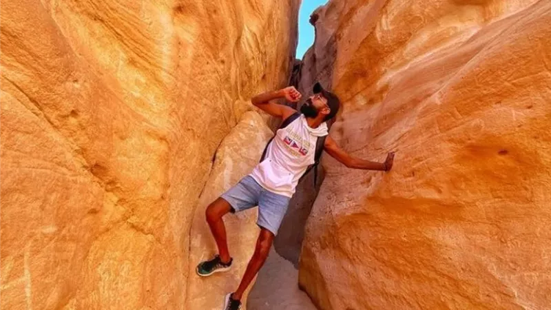 محمود الليثى يداعب متابعيه بإطلالة جديدة عبر إنستجرام