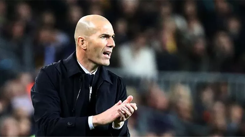 زيدان يخرج عن صمته ويكشف أسباب رحيله عن ريال مدريد