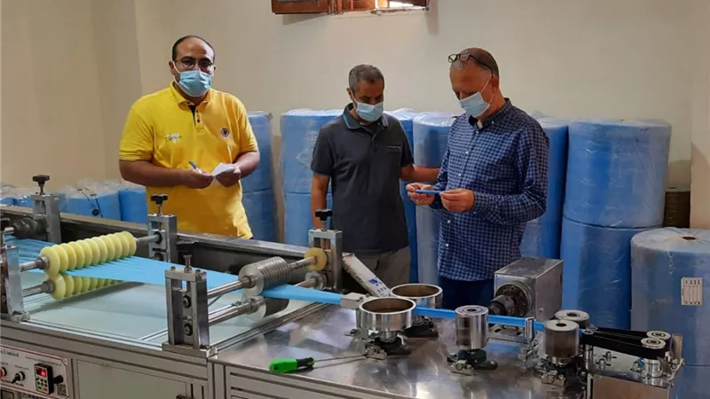 ضبط مصنع لتصنيع الملابس الطبية بدون ترخيص باجا بالدقهلية