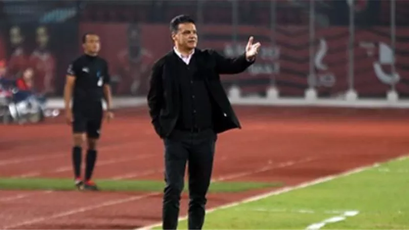 ايهاب جلال يحذر لأعبي الإسماعيلي من كورونا