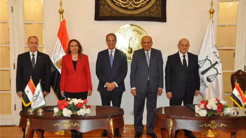 وزير الاتصالات : ميكنة أعمال مجلس الدولة لتحديث وتطوير الخدمات