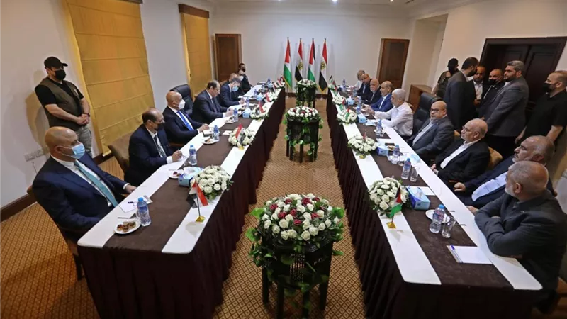 رئيس المخابرات يبحث مع قيادة حماس بغزة تثبيت وقف إطلاق النار وإعادة الاعمار