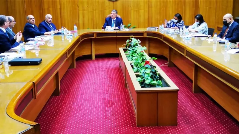 قطاع الأعمال : افتتاح مركز تدريب العاملين بغزل المحلة خلال يونيو