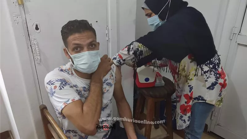 بدء حملة التطعيم بالقاح كورونا للعاملين بالصرف الصحى فى الإسكندرية